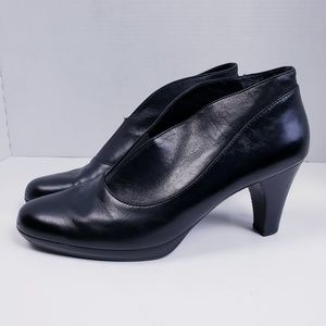 Paul Green Leather Plunge Heel Booties